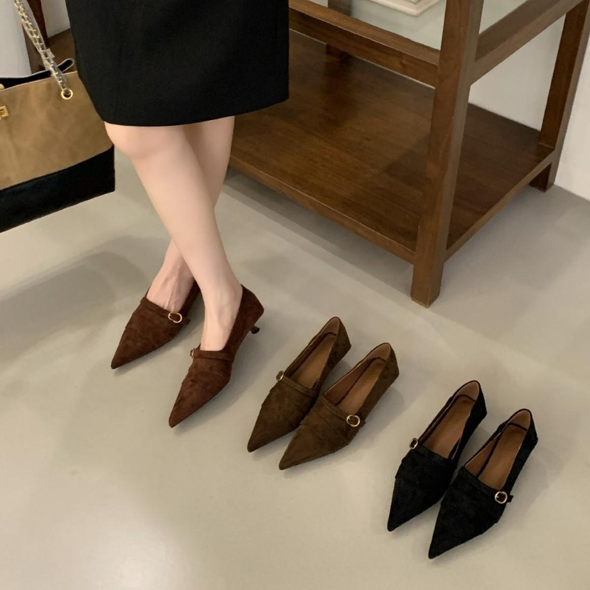 

2025 new pointed suede one-word with thin heel shallow mouth versatile OL commuter work women s shoes 39 коричневый
