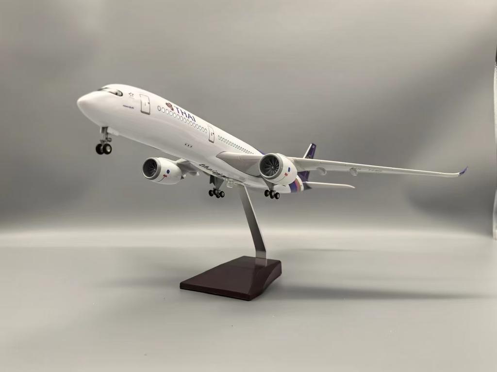 Decoration Home Scale 350 A350 47CM Airplane Model Thailand Model Plane Diecast Resin Wire Wheels Aircraft Working Lights