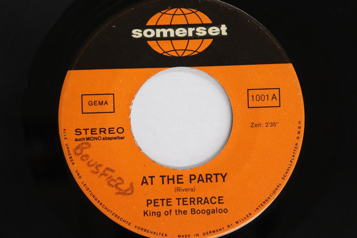 

7-дюймовая пластинка ПИТ ТЕРРАС, КОРОЛЬ БУГАЛУ - На вечеринке / Нет! Нет! Нет! S1001 СОМЕРСЕТ 1967 Германия Латынь Б/у