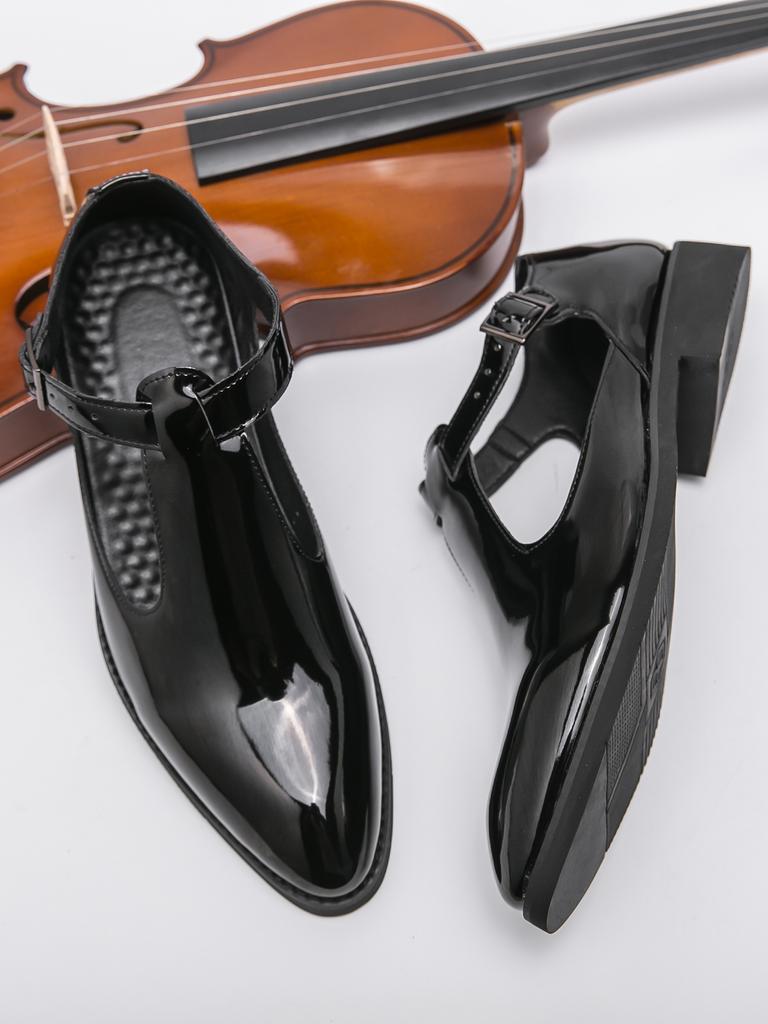 New Casual Leather Shoes Men Fashion British Style formal leather Business men’s dress shoes Yuppie Flat Roman Shoes Male Breath