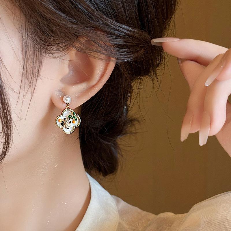 Bear Pearl Earrings Unique New Earrings Premium Sense Of Women's Four-Leaf Clover Earrings