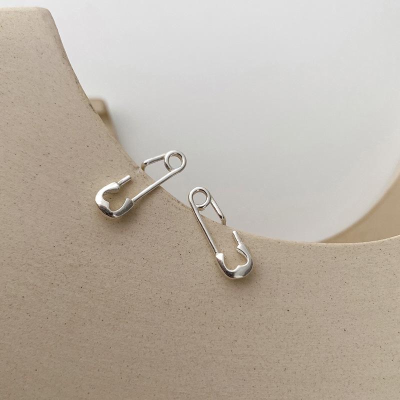 New Pin Earrings Cool Handsome Male And Female Couple Personality Hip Hop Punk Ins Cold Wind Paper Clip Earrings