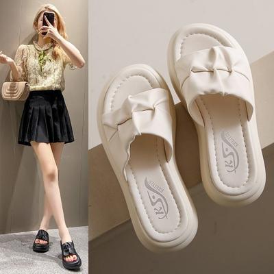 Cool Slippers Women's Summer Wear 2025 New Platform Beach Sandals High-end Women's Seaside Skirt One-word Drag