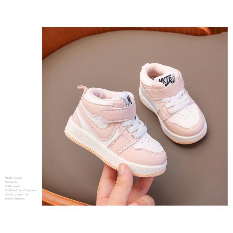 Kindersportschuhe Jungen und Mädchen Board-Schuhe 2022 Frühling und Herbst Jungen Babyschuhe einzelne Schuhe Kleinkindschuhe kleine weiße Schuhe