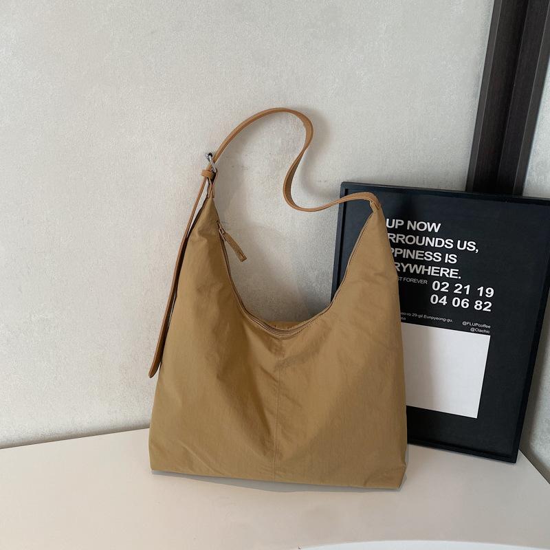 Casual soft surface large-capacity bag women's 2025 new personalized commuter shoulder messenger bag college student tote bag
