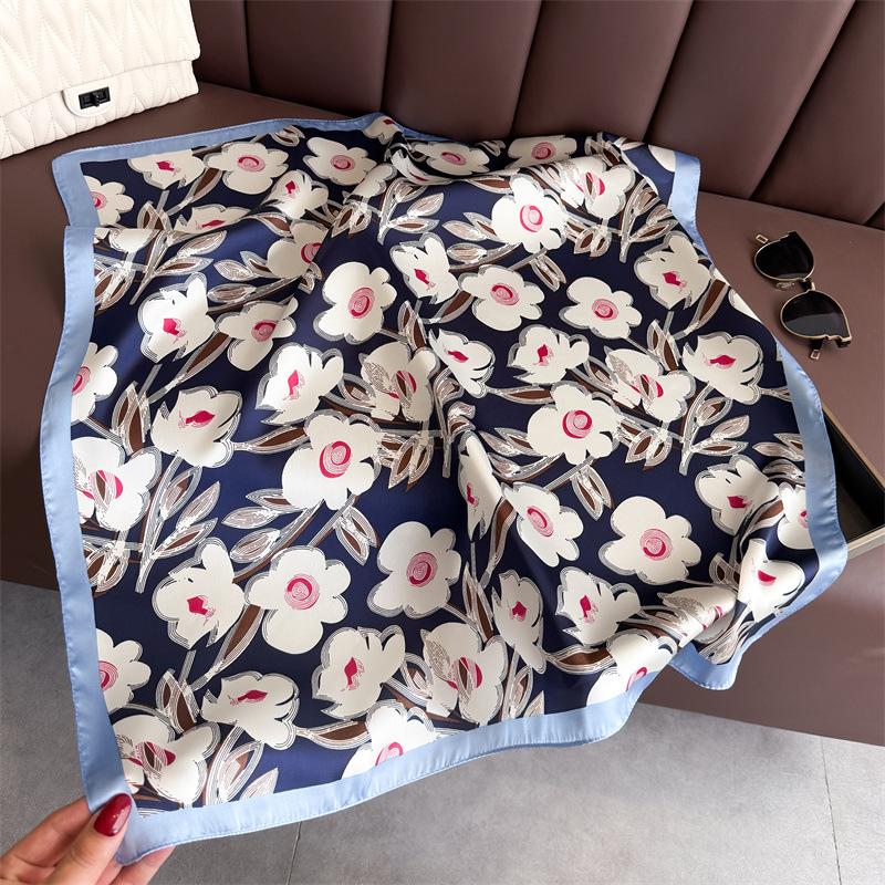 Korean version of flower fashion printing silk scarf square scarf high-end shawl sunscreen neck small square scarf headscarf women's scarf