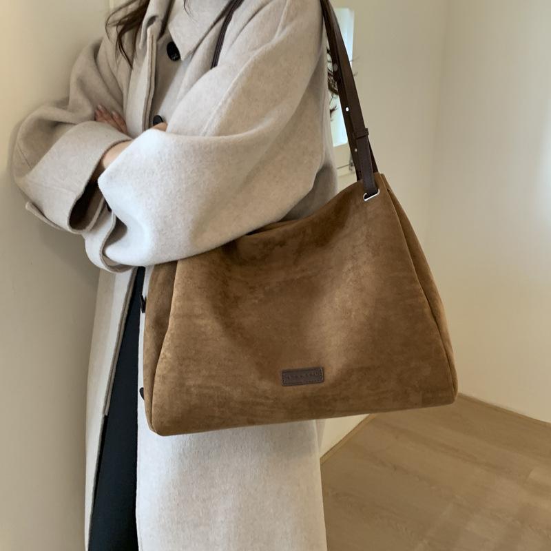 Large-capacity Retro Bag Women's Autumn and Winter Versatile 2025 New Casual Shoulder Underarm Bag Commuter Tote Bag