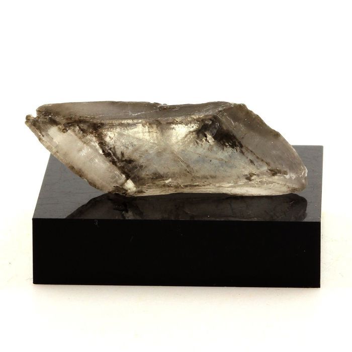 Pierres et Minéraux. Gypse. 42.2 ct. Sinard, Isère, Rhône-Alpes, France..