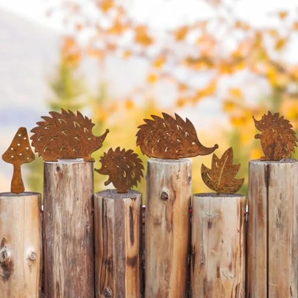 Balcony Garden Autumn Decor Stakes Garden Hedgehog Figures Eye-catching Gradual Rusting Process Rusty Appearance