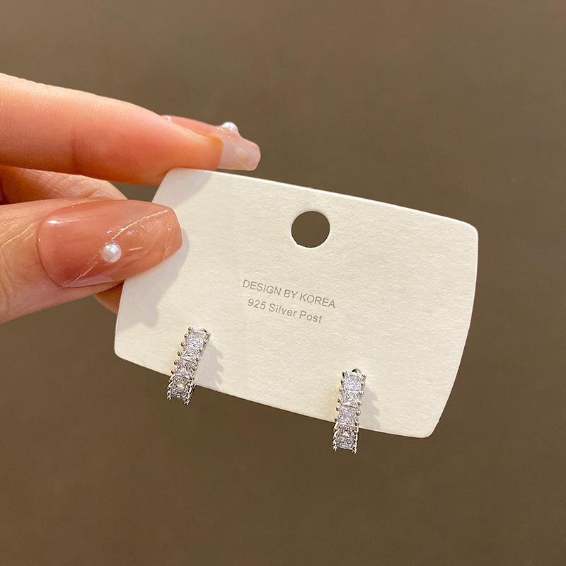 Корейская версия маленькой циркониевой круглой серьги-гвоздика женские холодный стиль нишевые серьги интернет-знаменитости взрыв уха