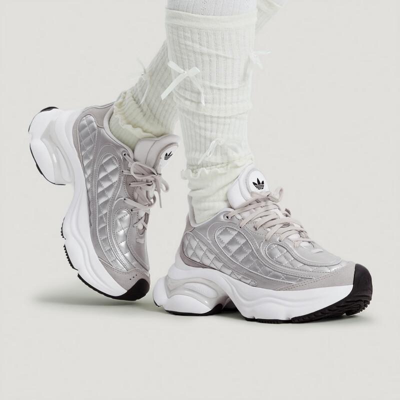 

Adidas Women s OZVENUZ W Casual Shoes 39