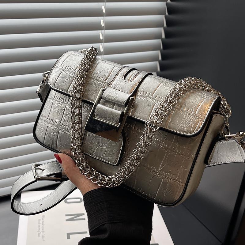 

Классическая женская сумка, новая летняя сумка из искусственной кожи с текстурой, популярная сумка через плечо с цепочкой, подмышечная сумка, маленькая квадратная сумка (20cm<Max Length<30cm)