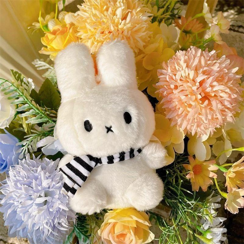 Pendentif Poupée Miffy Haute Valeur de Couleur Poupée Cartoon Modèle Lapin Créatif Mignon Hommes et Femmes Étudiant Sac à Dos Porte-clés Décoration