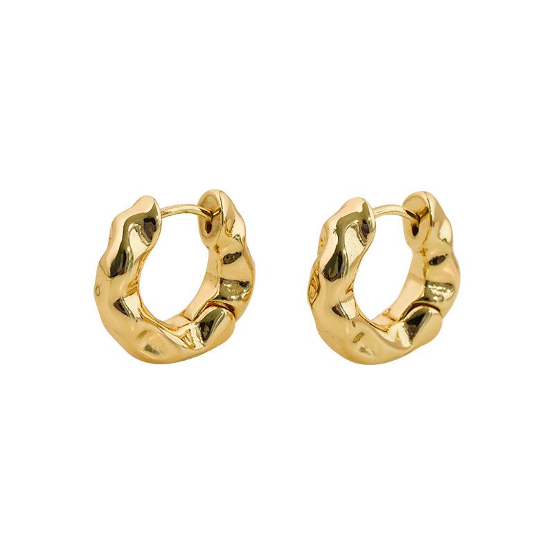 Elegant Retro Pleated Metal Hoop Earrings for Women in European & American Style with New Needle Back