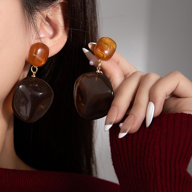 Maillard Brown Streamer Amber Earrings Irregular Earrings Hong Kong Style Coffee Resin Stud Earrings Light Luxury Earrings