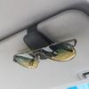 Aufbewahrungsclip für Sonnenblende im Auto als Sommer-/Herbstgeschenk, universeller Sonnenbrillenclip fürs Auto, Brillenclip fürs Auto, Brillenhalter aus PU-Leder