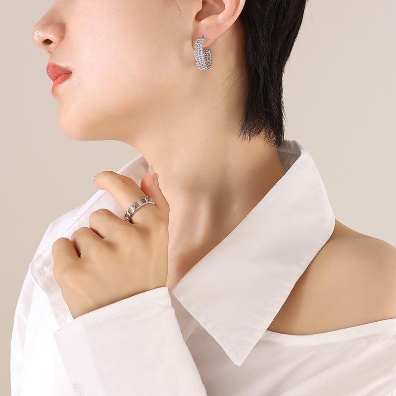 European & American Creative Trendy C-shaped Woven Earrings for Women - Fashionable Versatile Accessories