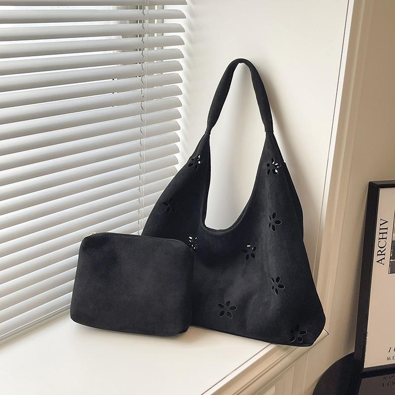 Suede bag women's large-capacity new autumn and winter retro shoulder armpit bag commuter dumpling bag