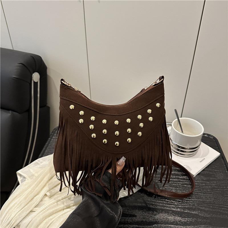 Nieten Quastentasche Damen neue trendige Maillard Westernsatteltasche vielseitige Wind Umhängetasche