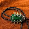Bolo Tie für Erwachsene Musikfestival Cowboy Krawatte mit Gitarrenkopf Anhänger Gentleman Musiktreffen/ Disco Party Schmuck