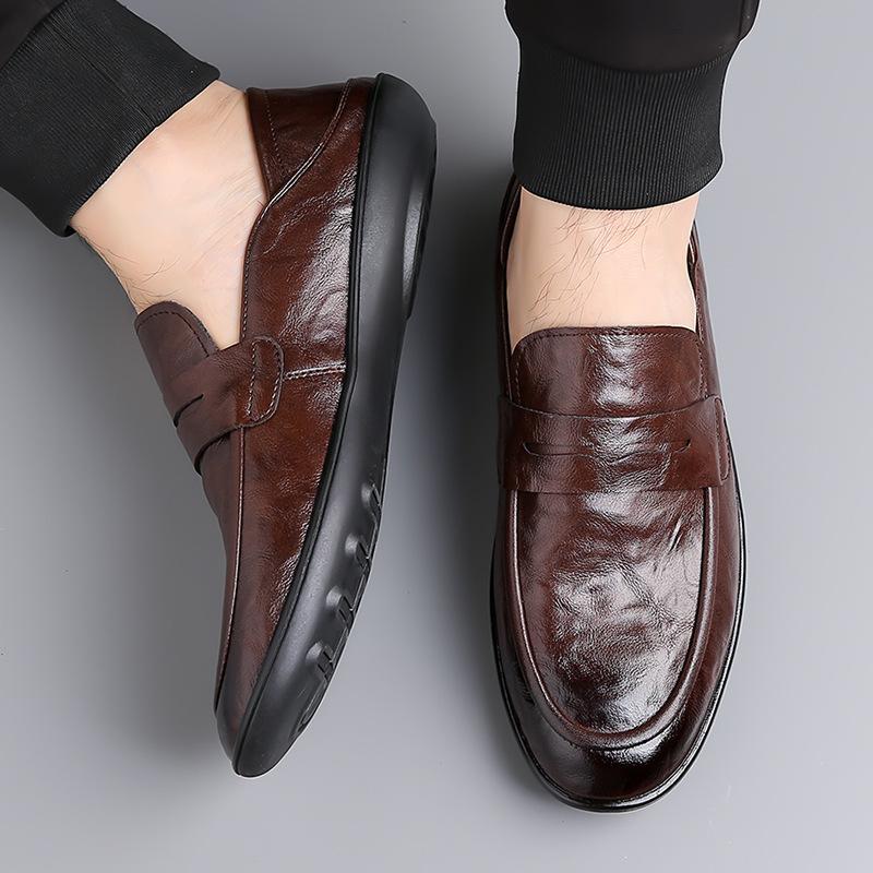 Fashion British Style Leather Lightweight Loafers for Men Spring Autumn Designer Soft-soled Casual Slip-on Business Men's Dress Shoes