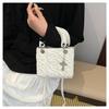New Fashionable Versatile Niche Handbag, High-end Simple Commuting Shoulder Crossbody Bucket Bag