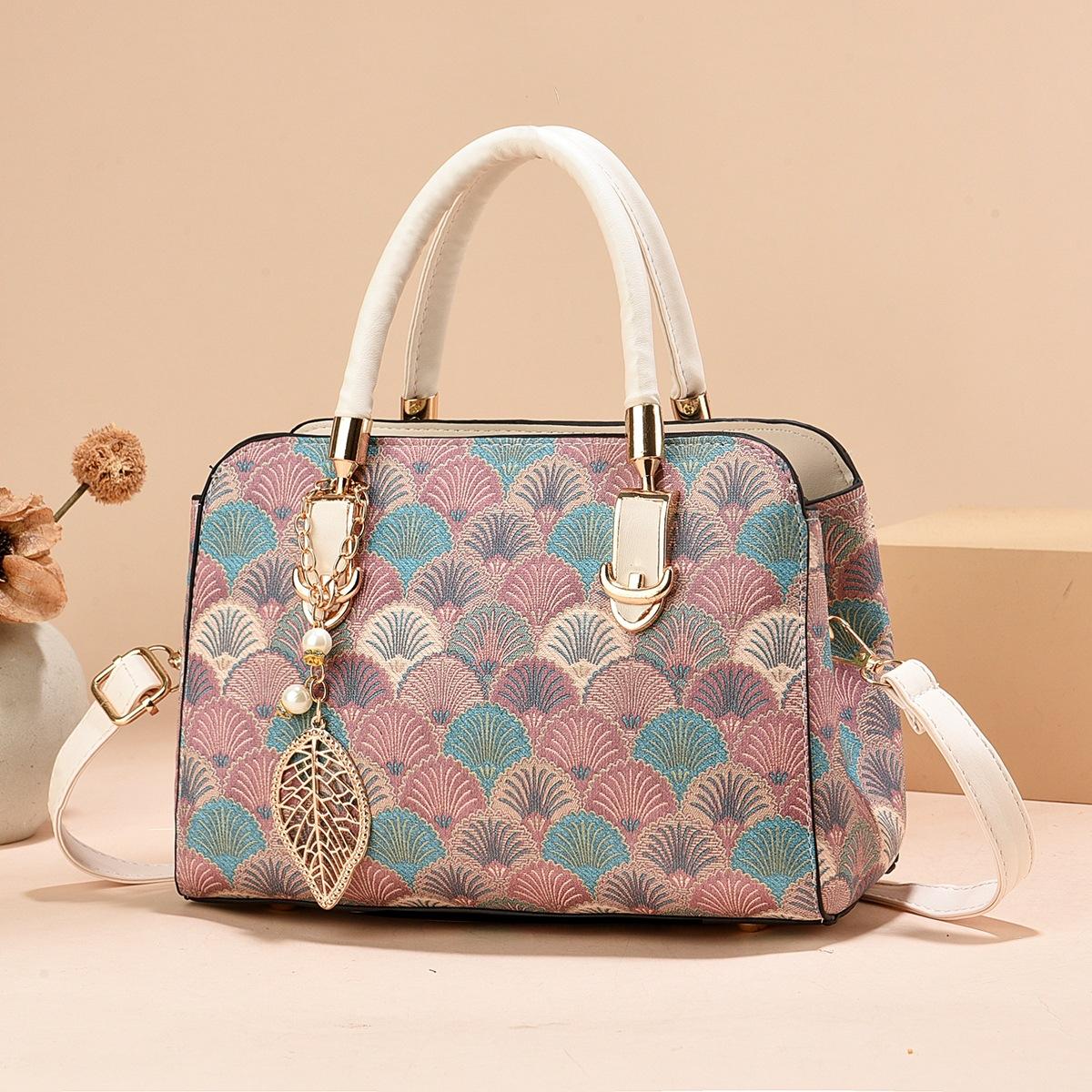 

Luxury Brand Designer Women Handbag Fashionable Ethnic Style Shoulder Bag Classic Retro Crossbody Bag Commuting Small Square Bag 23x9x16cm