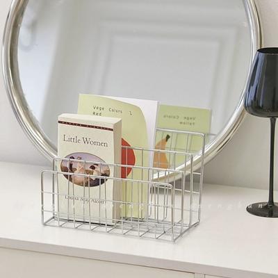 1 Stück Langlebiger Bücherständer Eisen Bücherregal Korb Magazin-Organizer Bücherregal Hohl Dreistöckig Zeitungsaufbewahrungshalter