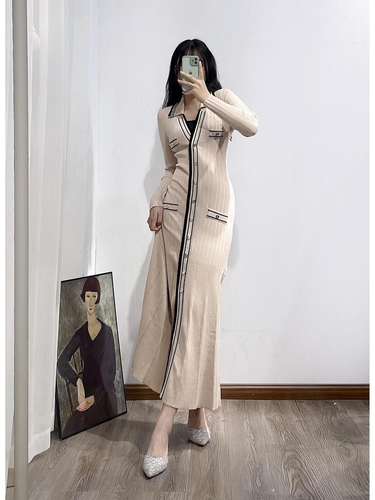 Gonna Lunga Nera Lavorata a Maglia di Alta Gamma con Collo a Polo e Righe – Stile Celebrità Xiao Xiang Autunno/Inverno