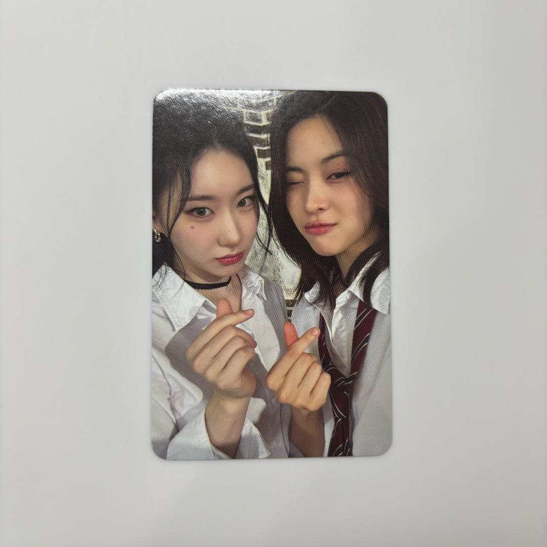 

[USED] ITZY Korean Fan Club MIDZY 3rd Generation Ryujin Chaeryeong Unit Trading Card