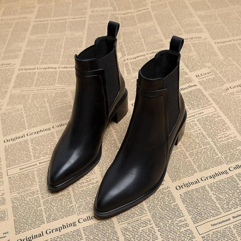 2026 New Women's Chelsea Boots for Autumn/Winter - Pointed Toe Ankle Boots, Leather Mid-Heel Pumps, French Retro Short Boots