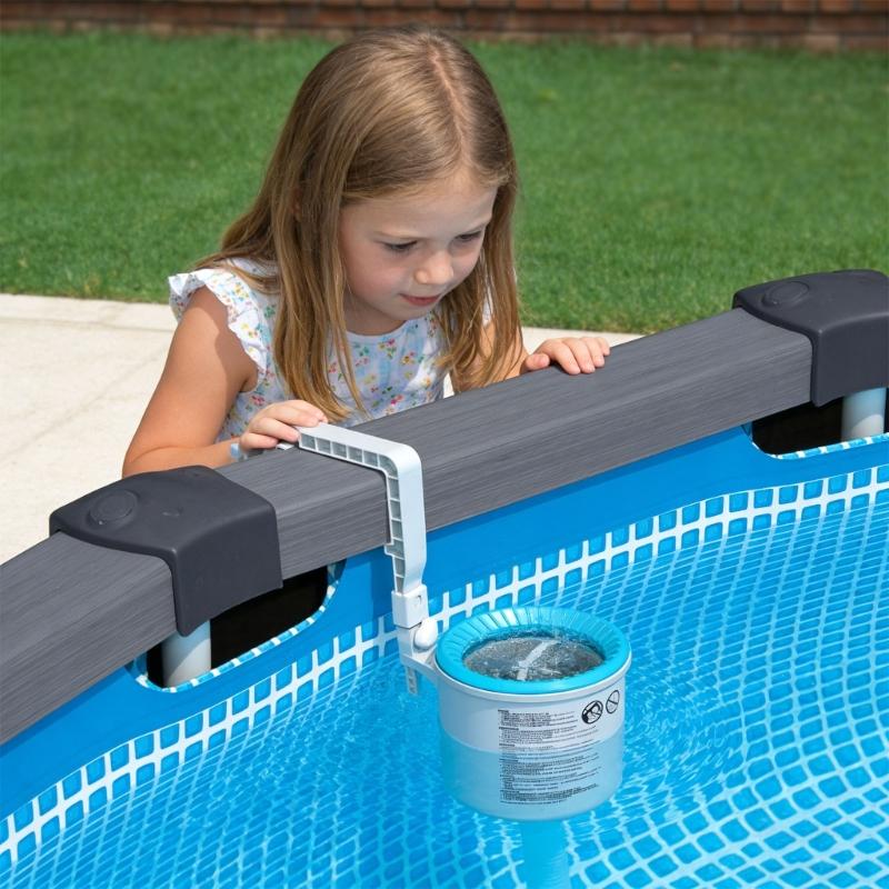 Durable Plastic Swimming Pool Skimmer Convenient arrange For Leaves And Debris Removal On Above Ground Pools