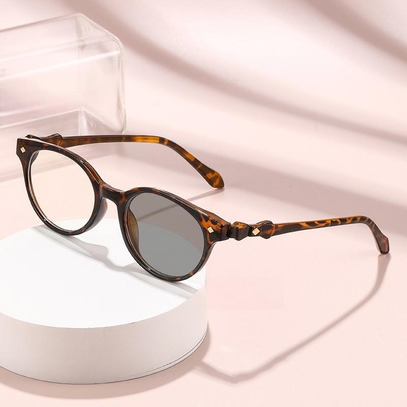 Retro Pochromic Myopia Glasses Ladies Anti-blue Light Minus Eyeglasses Outdoor Changing Color Sunglasses Diopter 0 To -4.0