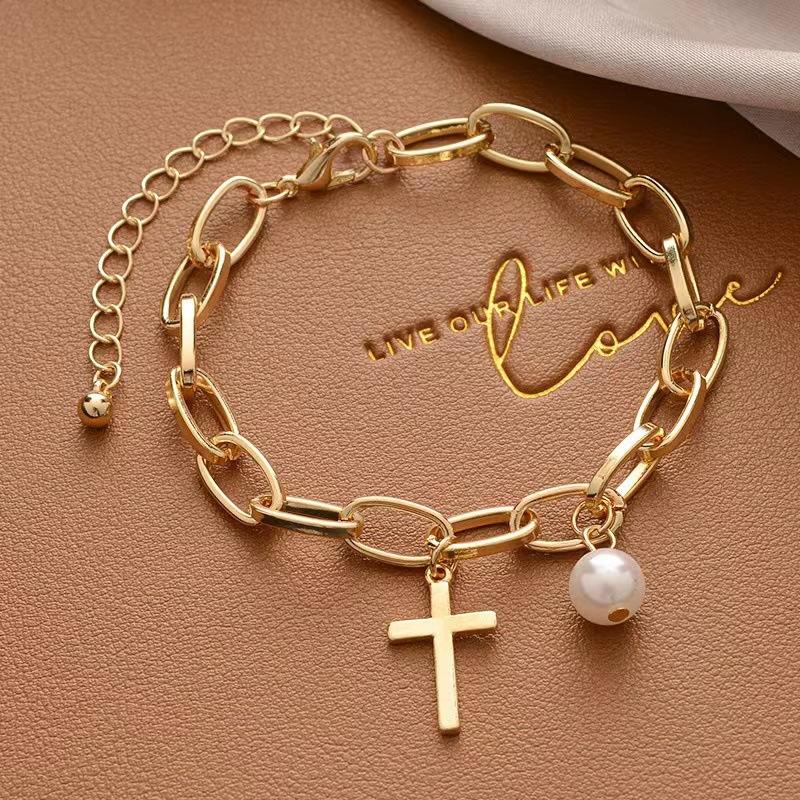 A Simple and Elegant Women's Imitation Pearl Bracelet, Gold Bead Necklace, Gothic Bracelet, Fashion Gift Jewelry