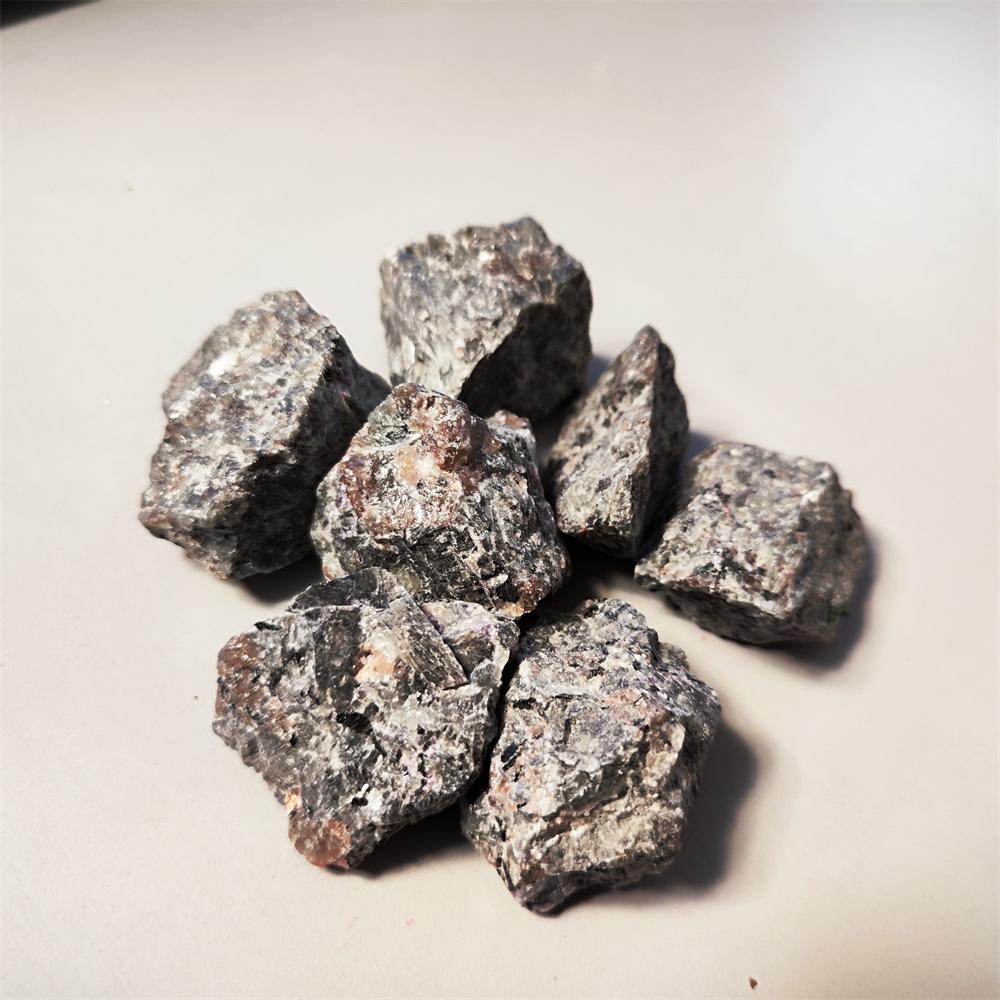 Natural Stone Bright Yooperlites Flamestone Glow Under UV Polishing Stone Fire Stone Fluorescent Sodalite Home Decoration Stone