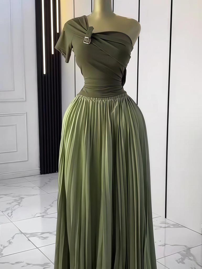 2025 Autumn Women's Asymmetrical Neckline Two-Piece Set with Pleated Waist and Strapless Short Sleeves