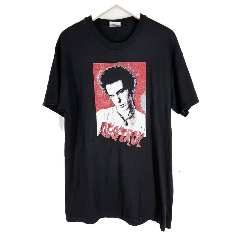 2025SEX PISTOLS Oversize T-shirt American Punk Sex Pistols Red Short Sleeve T-shirt Vintage Loose Crew Neck Short Sleeve T-shirt