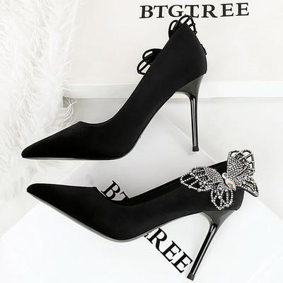 Modne 7 cm szpilki typu kitten heel, design z kokardą z cyrkonii, damskie czółenka, zamszowe damskie obcasy, szpilki, luksusowe buty bankietowe, czarne obcasy, damskie buty