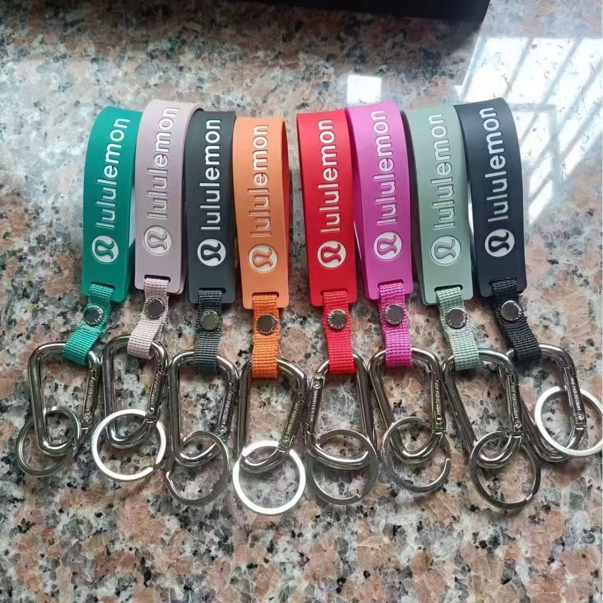 

Lulu High-Quality Silicone Keychain Pendant for Bags & Clothes – Trendy Decoration Pink