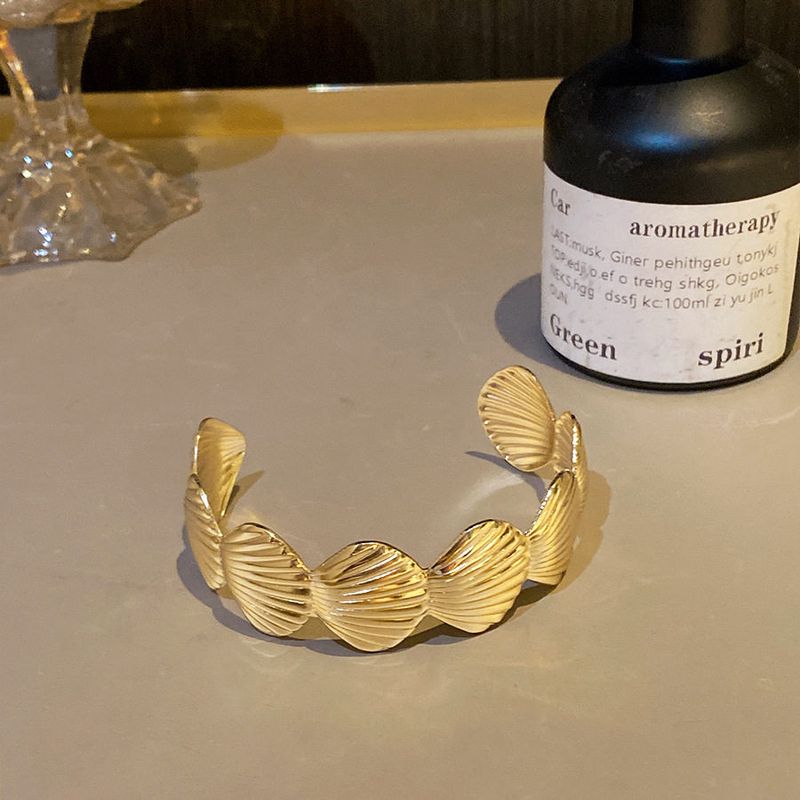 Style Special-Interest Design Snake-Shaped Armband Fashion, Personalized and Exaggerated Simulated Snakes Bracelet Metal Sweet Cool Sexy Arm Chain