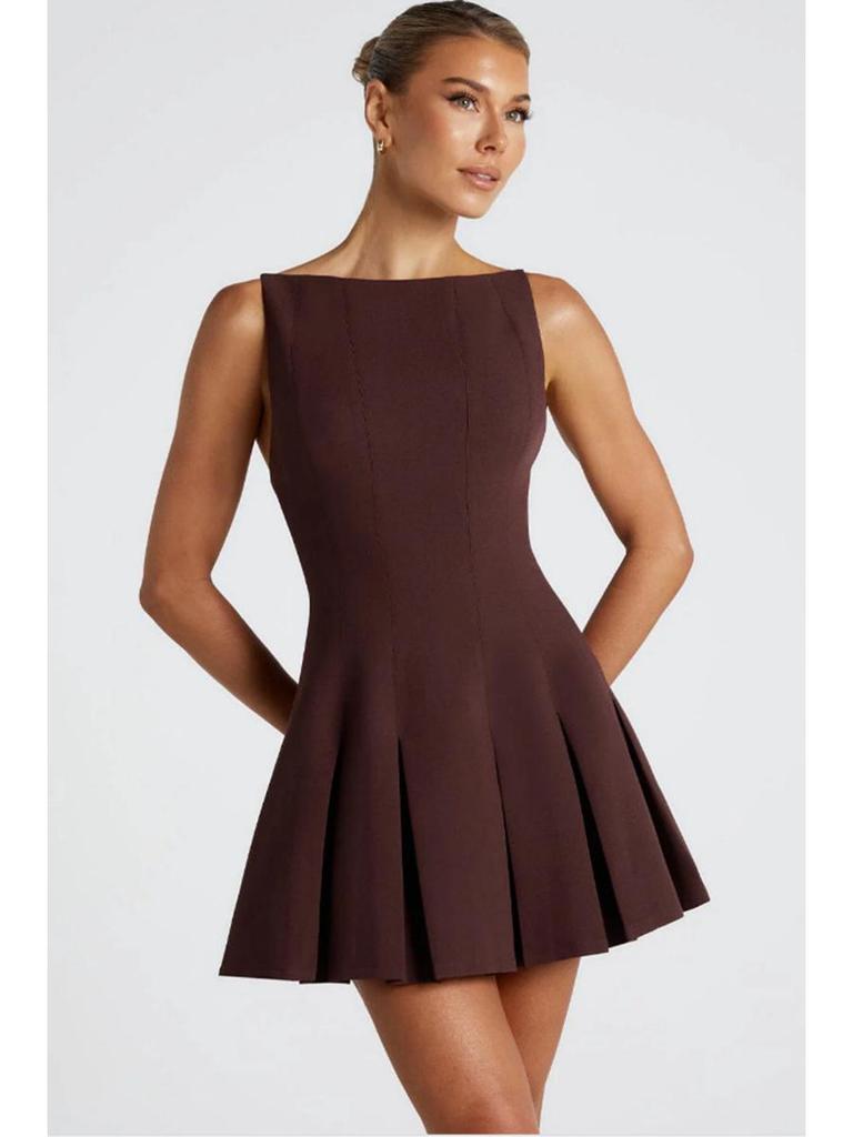Simple Solid Color Sleeveless Pullover Dress - Wide Hem, Waist-Hugging Short Skirt for Spring 2025