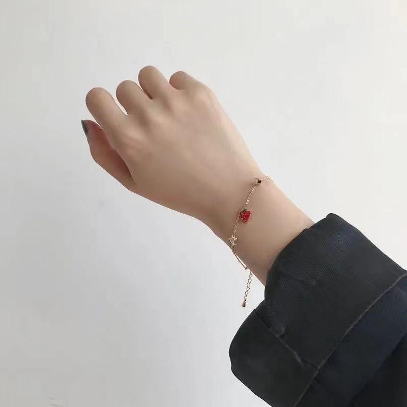 Berry bracelet female ins girl heart super fairy bracelet female student Korean version girlfriend sister bracelet couple bracelet female