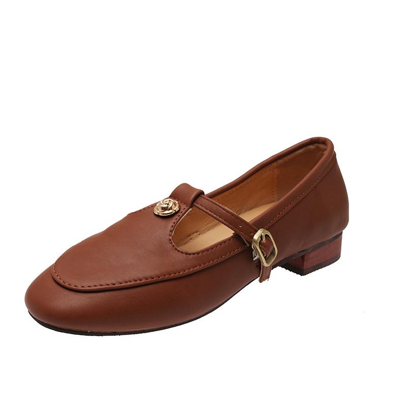 

Маленькие кожаные туфли в британском стиле женские весна-осень 2025 новые универсальные в стиле колледжа на толстом каблуке одинарные туфли лоферы женская обувь кожа sh 35 коричневый