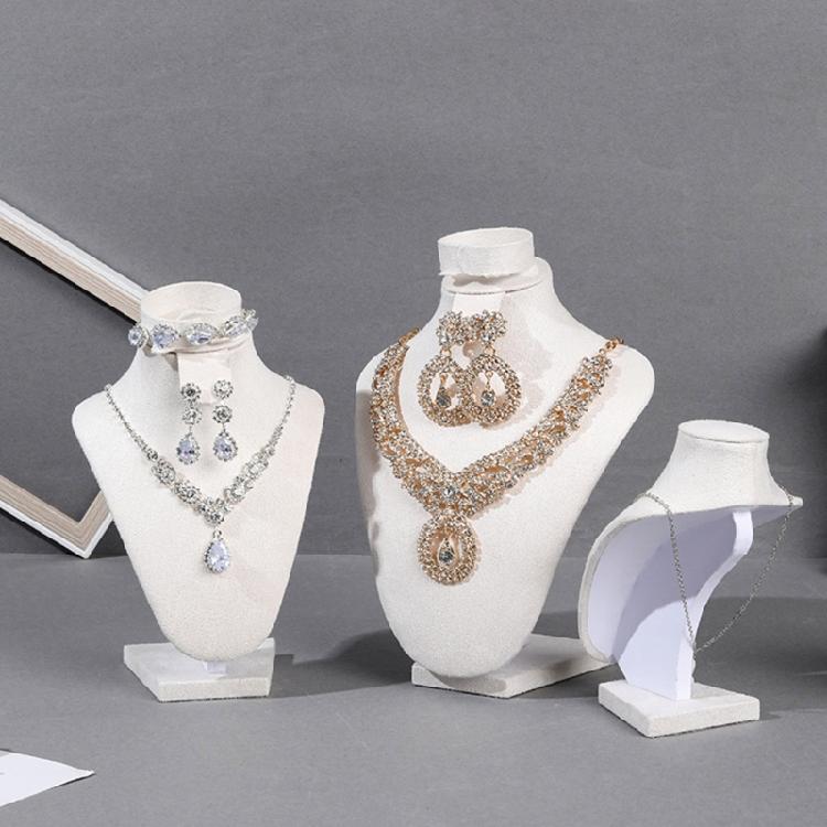 Anspruchsvoller Robuster Flusen Schmuck-Display-Büste Kleiner Halsketten-Display-Ständer mit Verstellbarem Haken für Merchandising