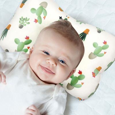 Myke babyputer Pustende spedbarnspute Tegneserietrykk Babysove hodestøtte Ammepute for bedre søvn