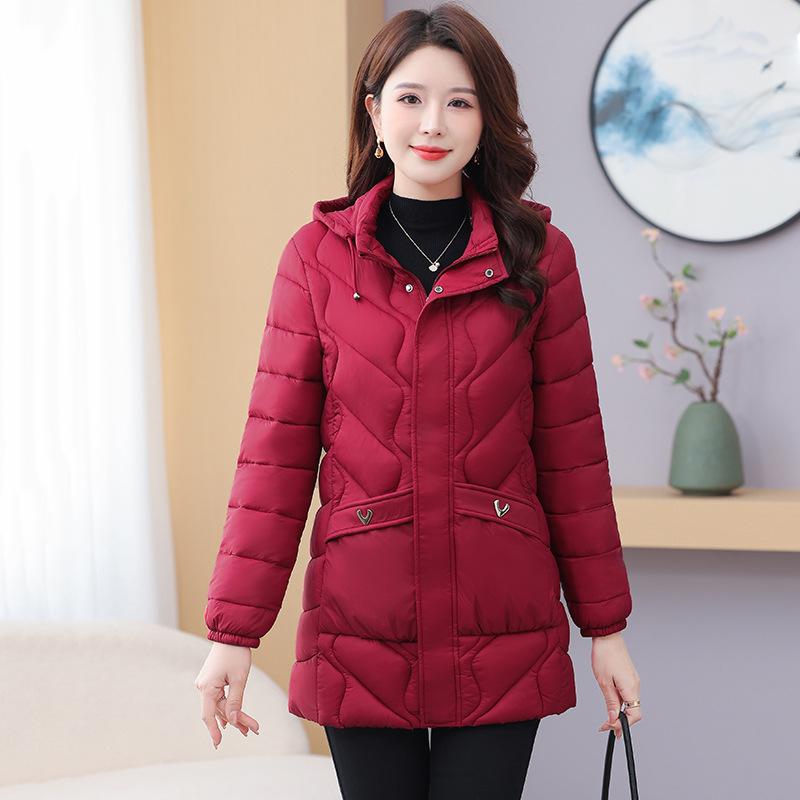 

Новая средняя и длинная хлопковая одежда имеет модный и теплый характер. Хлопковую одежду и куртки среднего возраста можно снять с XL-90-50 kg бордовый