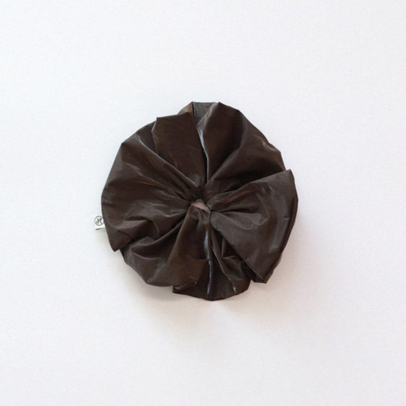 

Двухцветная резинка-скранчи H8 (ШОКОЛАД) OS