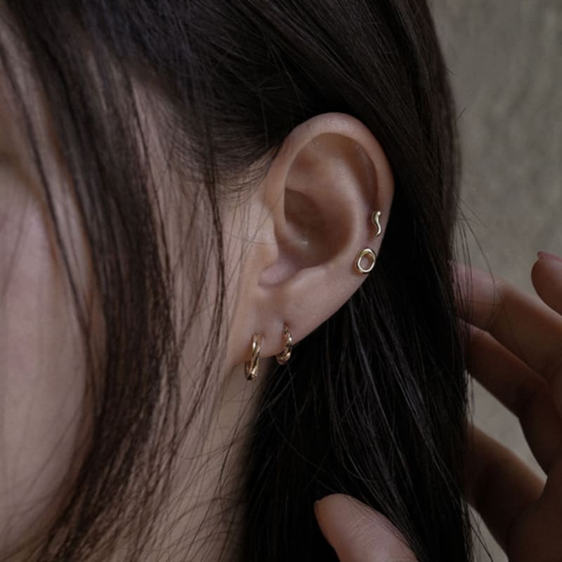 youngglow 14k oval line piercing