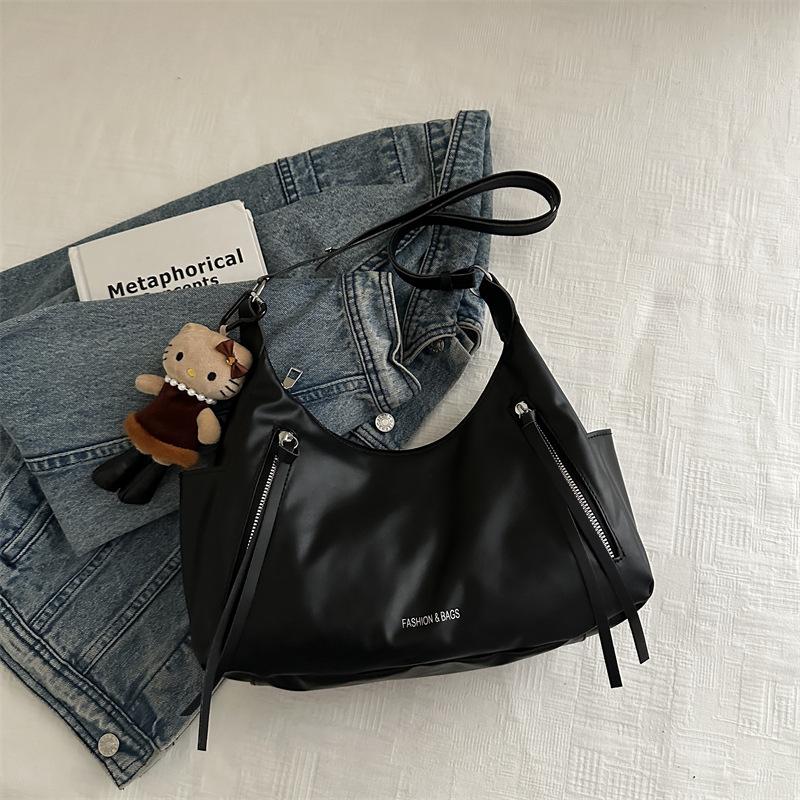 Large Capacity Underarm Bag Women's New Fashion Messenger Women's Bag Texture Fashionable Commuter Shoulder Tote Bag Tide