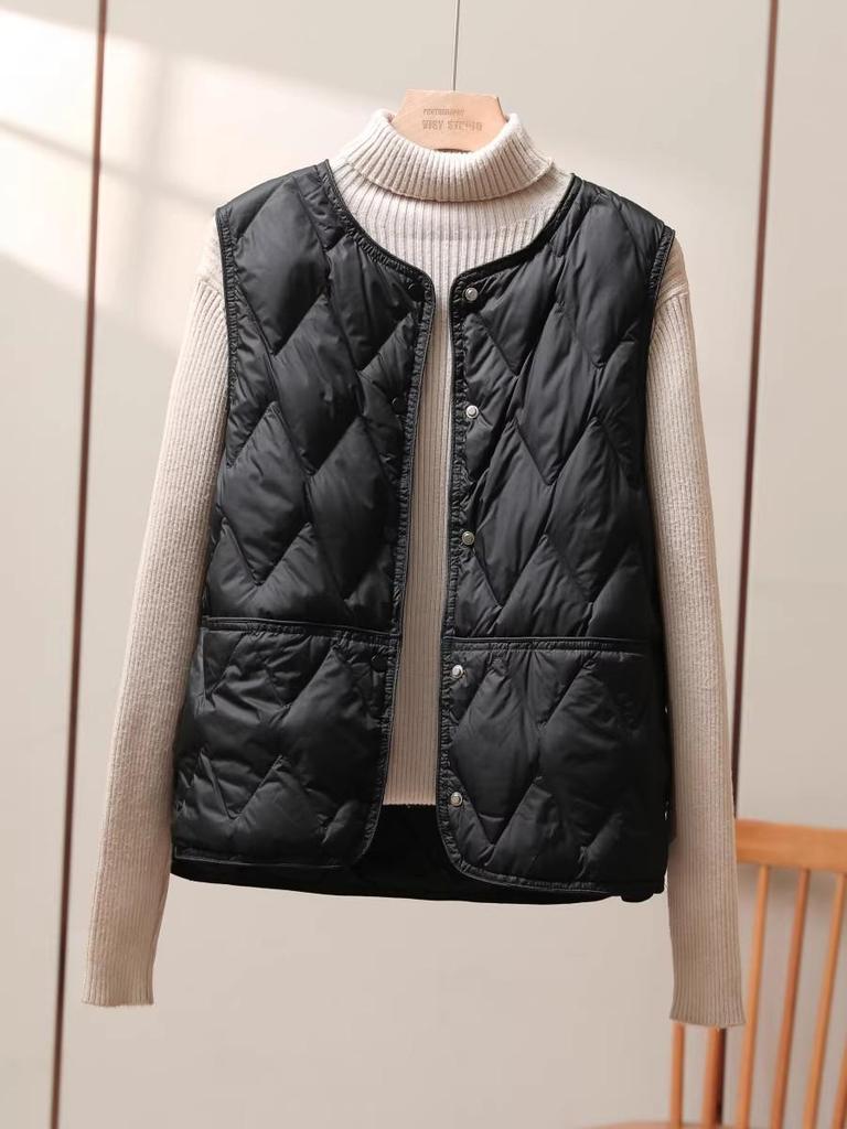 Women's 90 White Duck Down Quilted Vest - Lightweight, Warm Outerwear for Autumn/Winter 2026 Fashion.